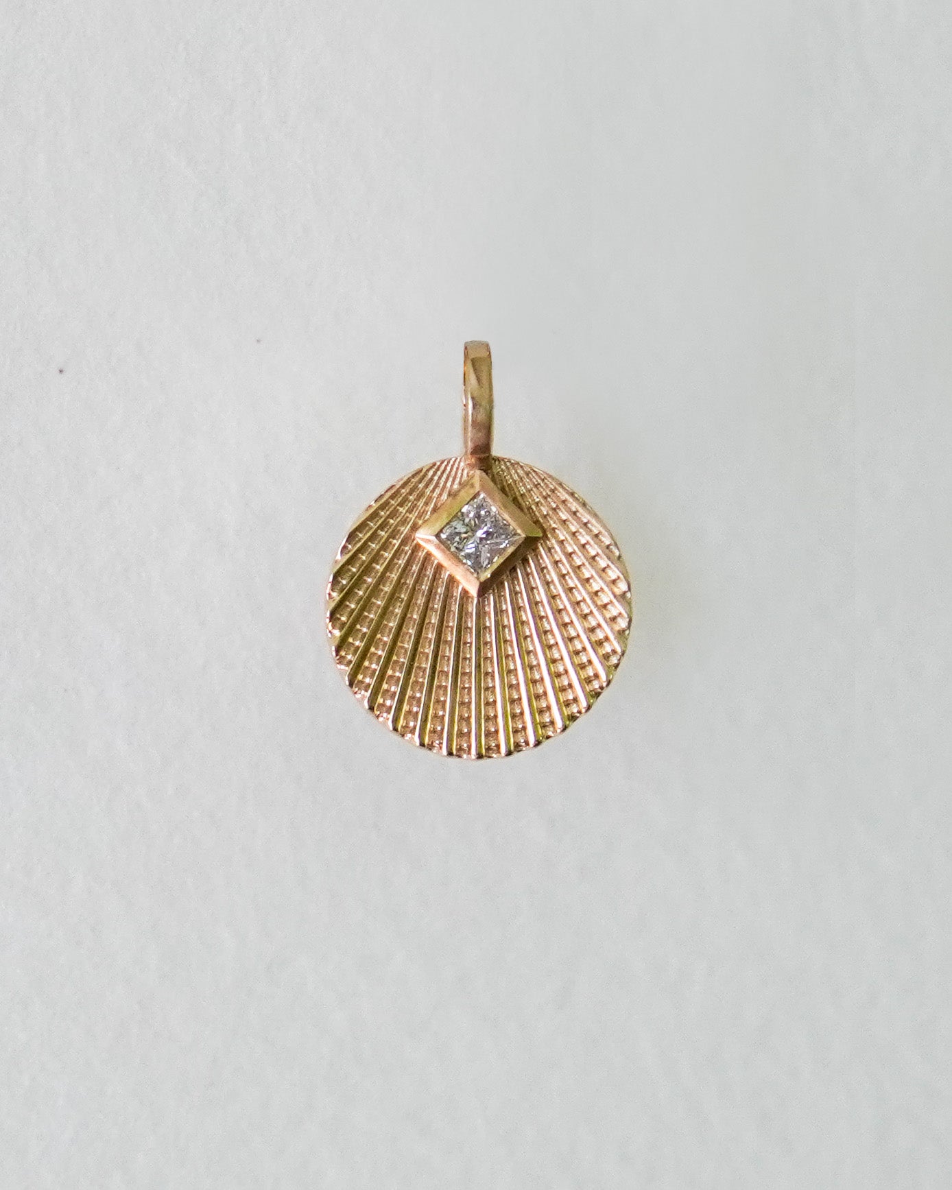 Linéa Diamond Charm