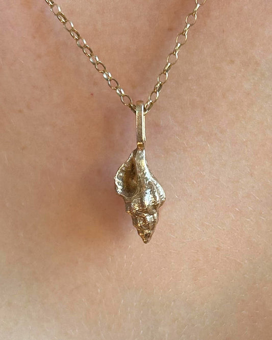 Concha Pendant Necklace